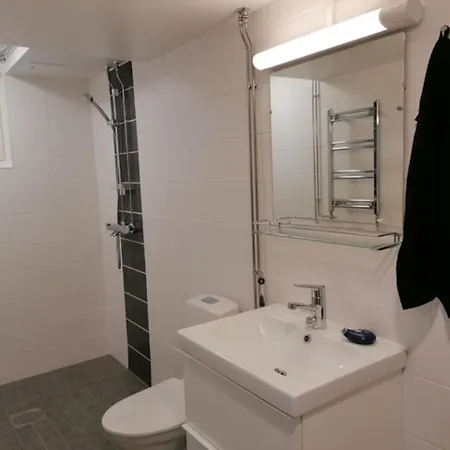 One Bedroom In Appartement *